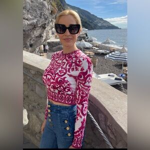 Dolce & Gabbana 

Maiolica-print cropped sweater
